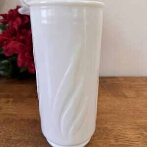 Vintage Milk Glass‎ Vase Leaf Swirl Design Mid Century White Wedding Centrepiece
